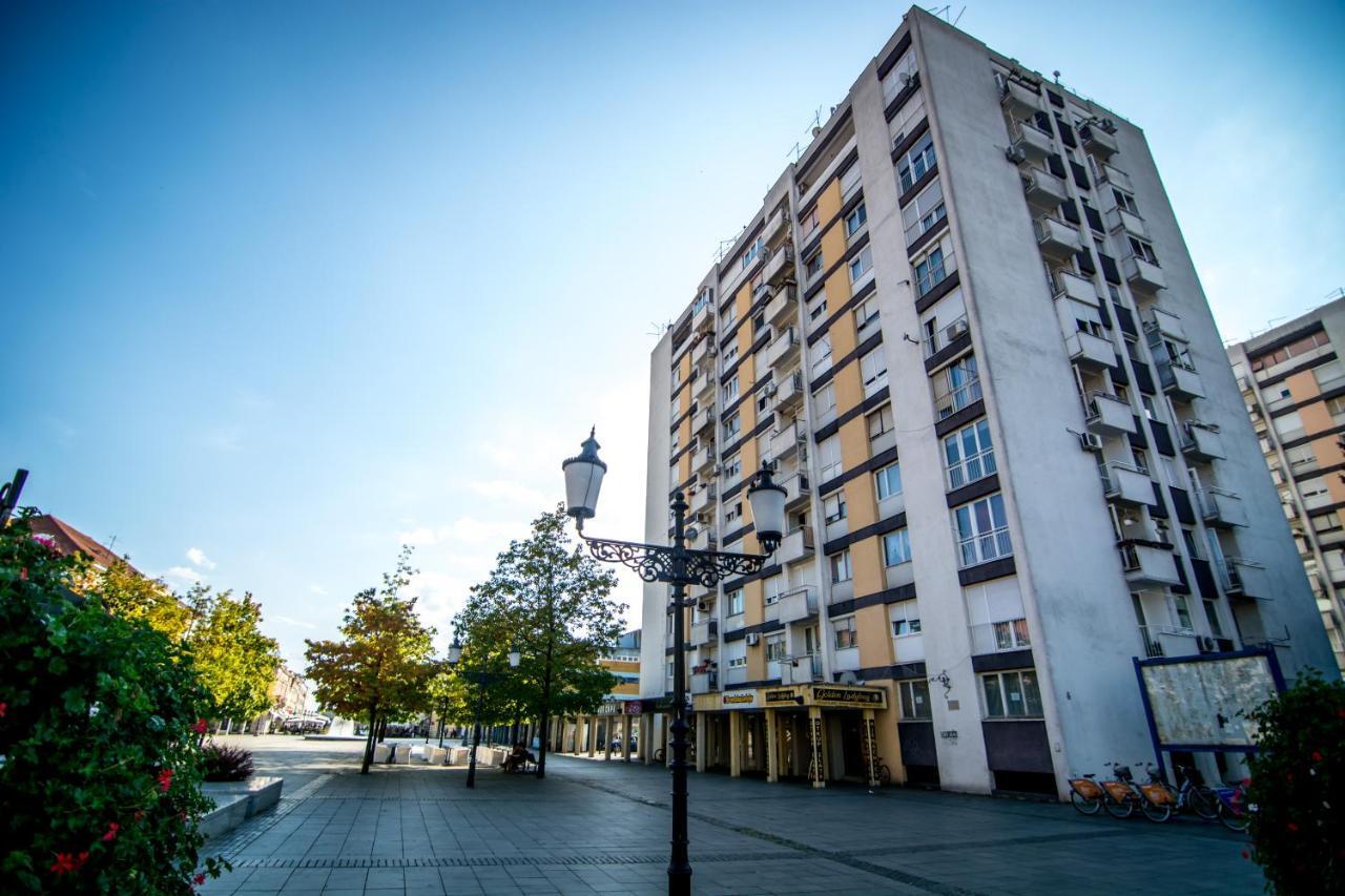 Sky Apartment Slavonski Brod Exterior foto